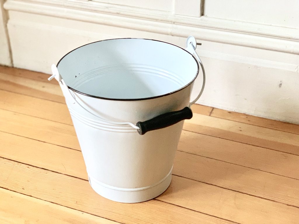 floor cleaning enamel pail