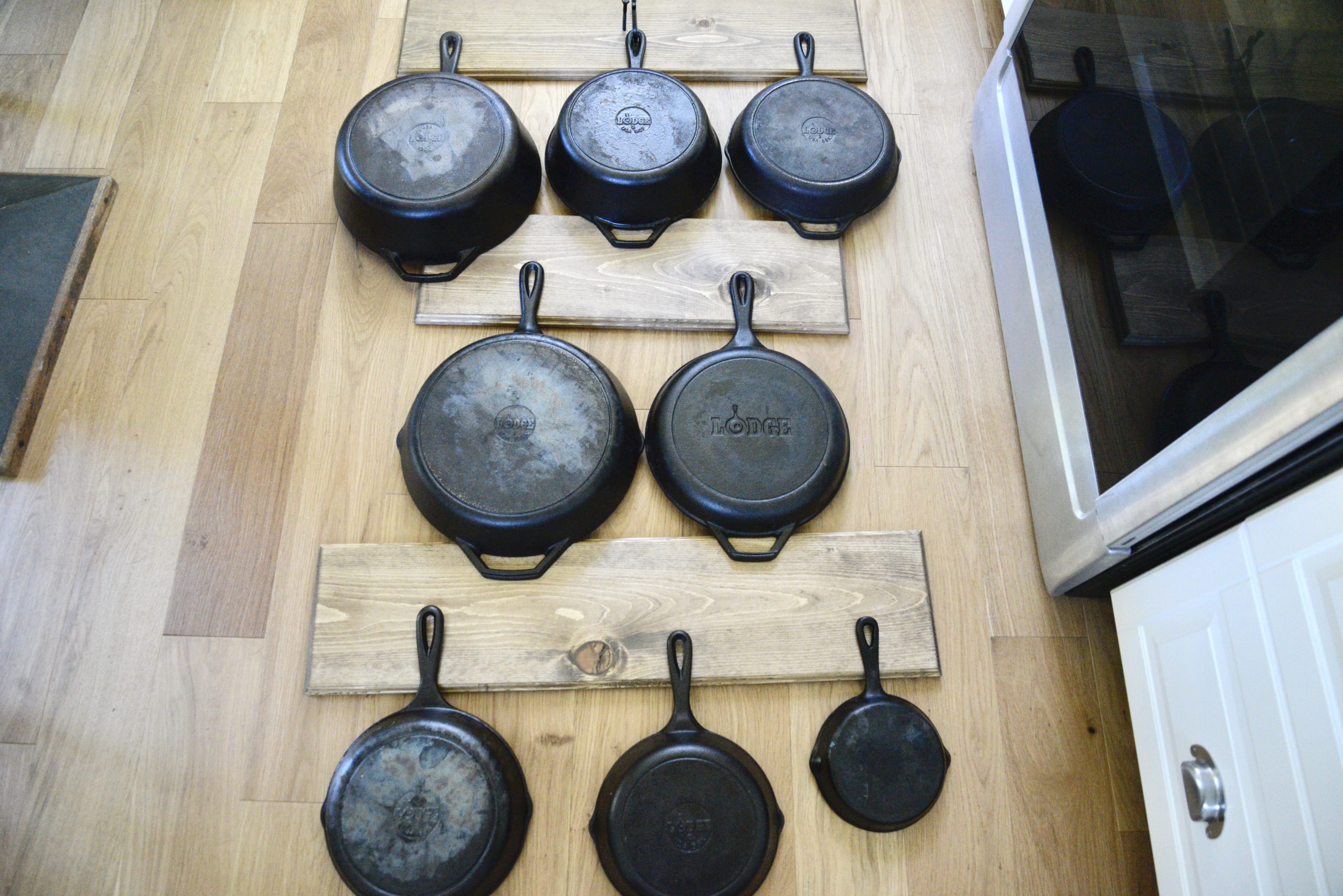 DIY cast iron pan rack  Cast iron skillet storage ideas, Pan rack, Cast  iron