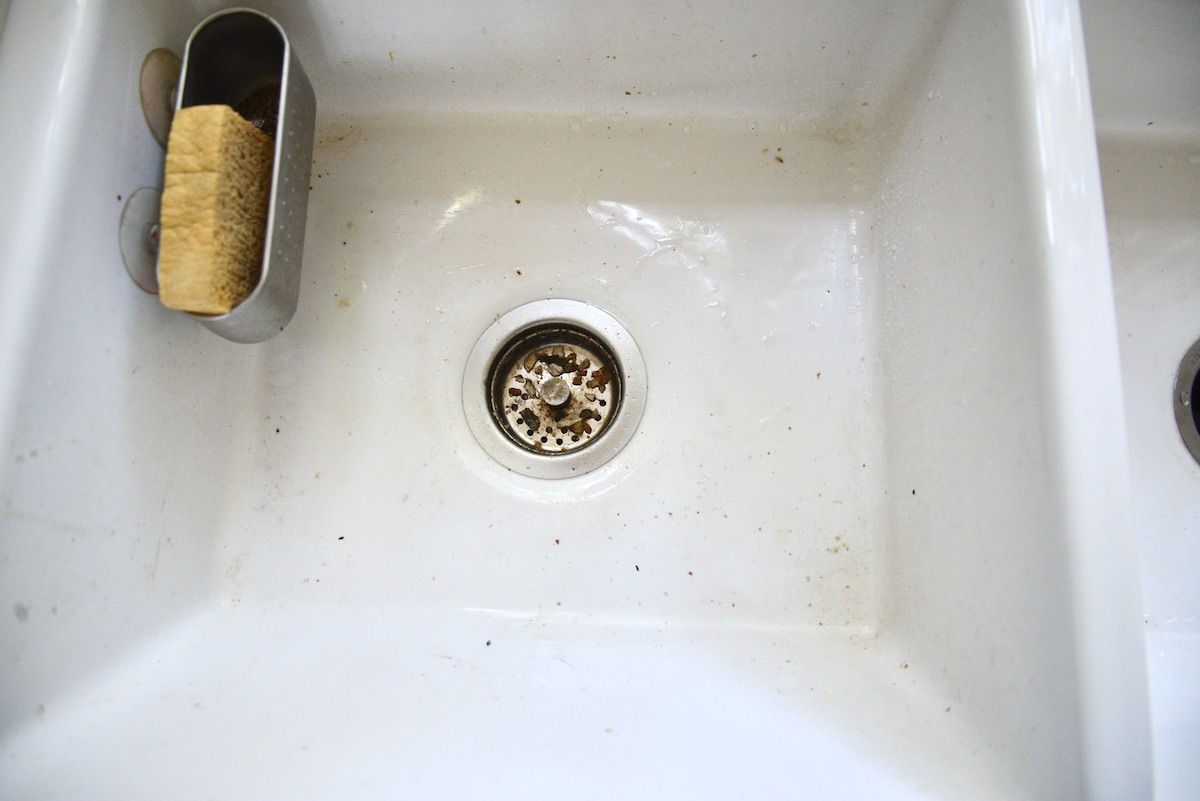 dirty white sink